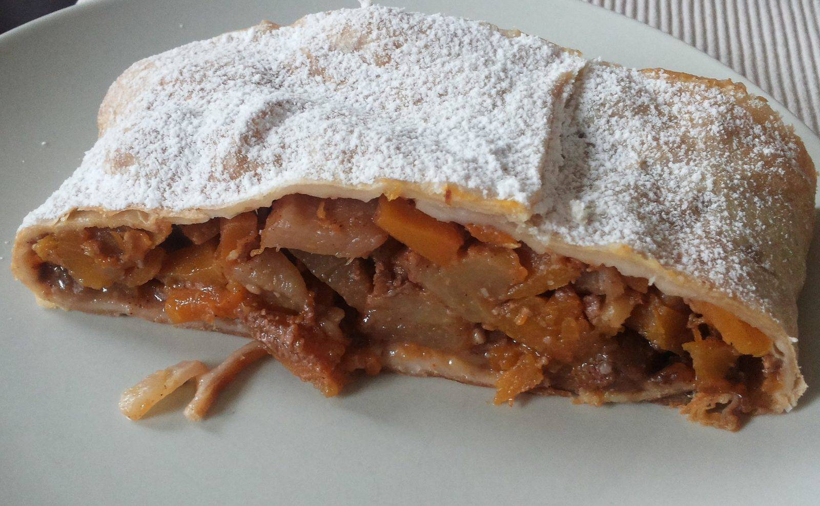 Apfel-Kürbis-Strudel