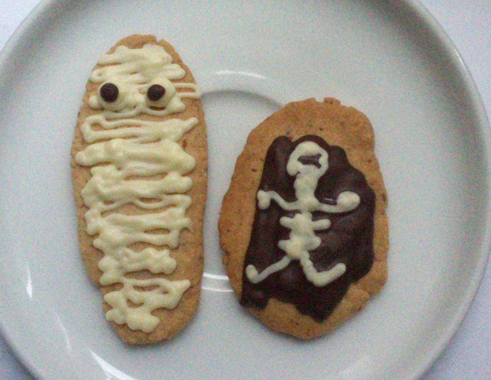 Halloweenkekse "Mumie" und "Skelett im Grab" Halloweenkekse "Mumie" und "Skelett im Grab"