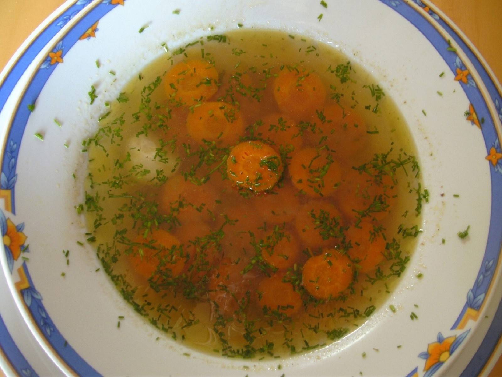 Hühnersuppe mit Karotten