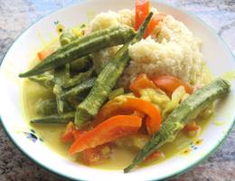 Bananencurry mit Okraschoten Bananencurry mit Okraschoten