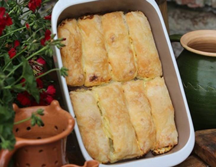 Štrukli (Topfenstrudel) Štrukli (Topfenstrudel)