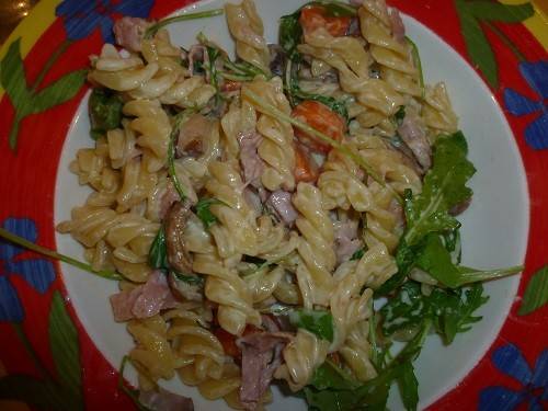 Fusilli in Obers-Sauce mit Rucola