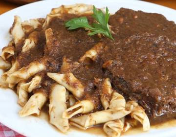 Pašticada (Rinder-Schmorbraten aus Dalmatien) Pašticada (Rinder-Schmorbraten aus Dalmatien)