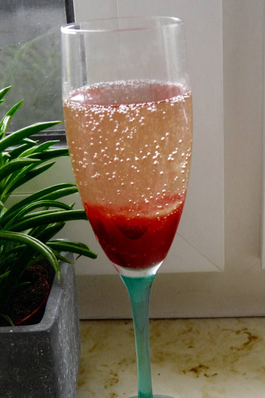 Himbeer-Cava Rezept - ichkoche.de Himbeer-Cava Rezept - ichkoche.de