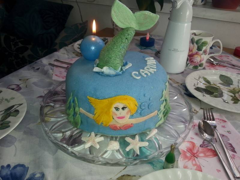 Meerjungfrau-Torte mit Kastaniencreme Rezept - ichkoche.de