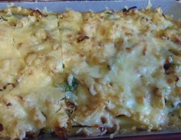 Brokkoli-Nudel-Auflauf mit Schinken Brokkoli-Nudel-Auflauf mit Schinken