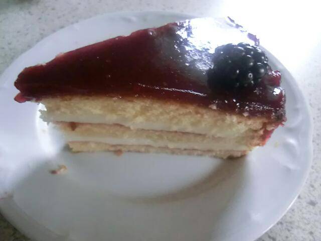 Bunte Beeren-Torte