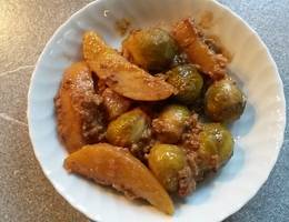 Kohlsprossenpfanne mit Faschiertem Kohlsprossenpfanne mit Faschiertem