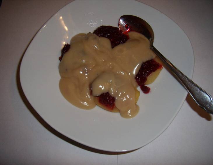 Zimtapfel mit Vanillesauce