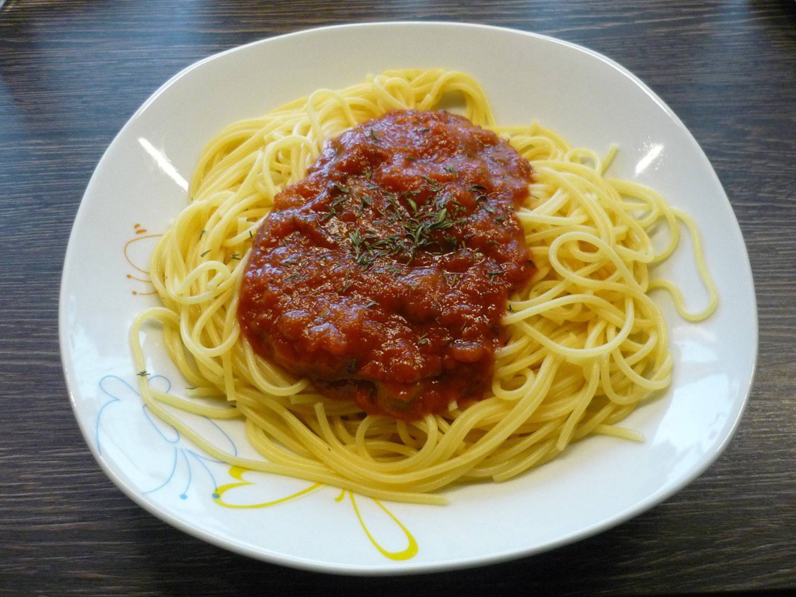 Vegetarisches Tomatensugo