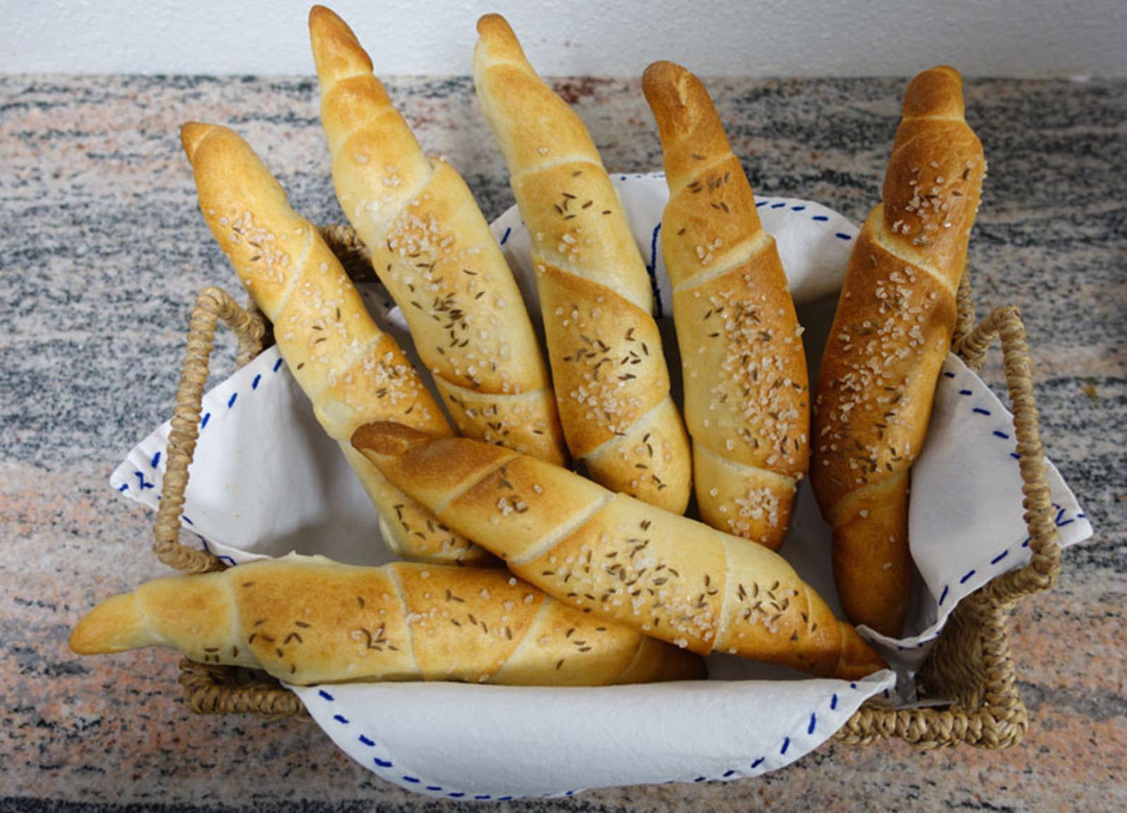 Burgenländische Salzstangerl Rezept - ichkoche.de
