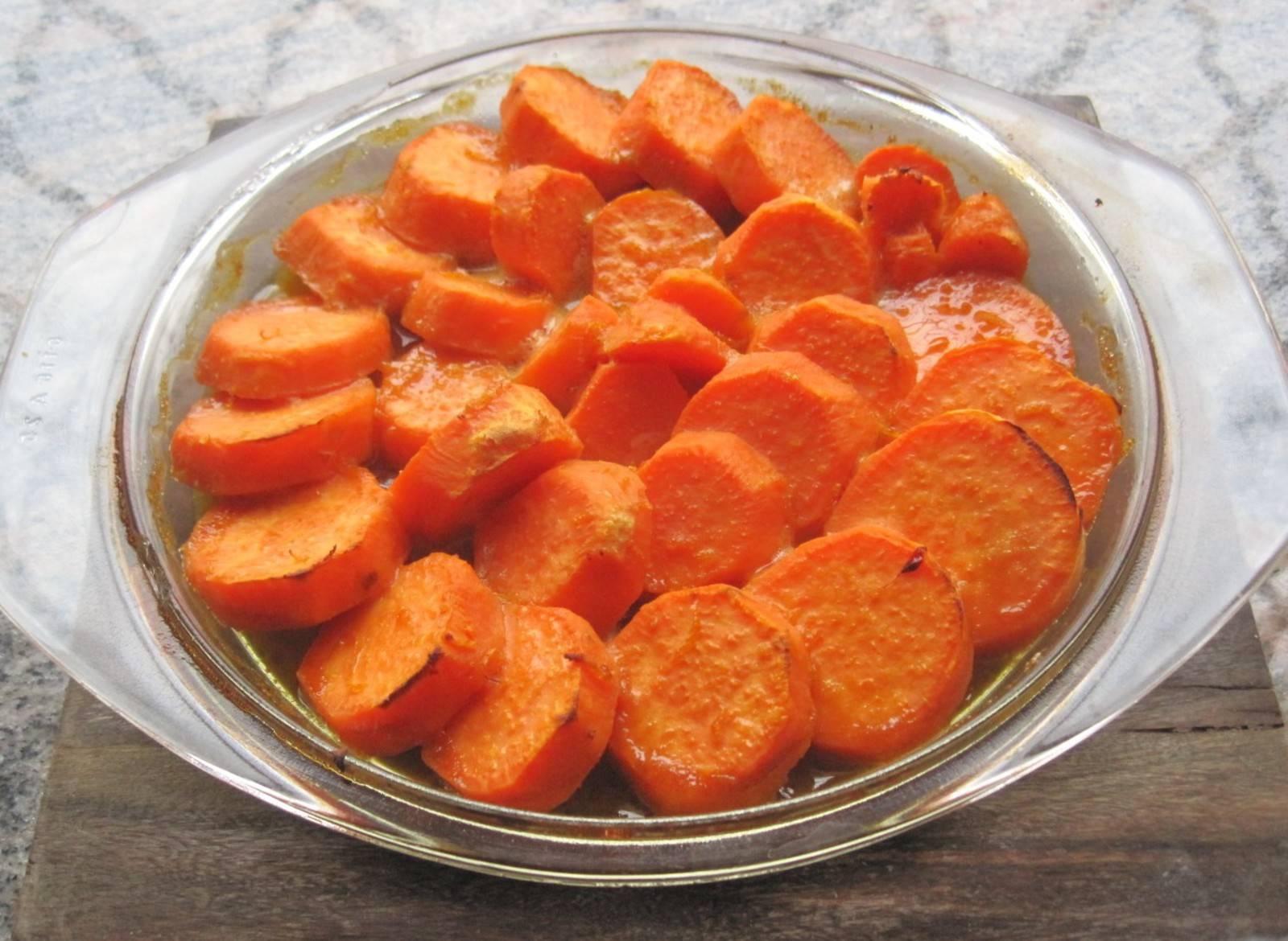 Glasierte Süßkartoffeln Rezept - ichkoche.de Glasierte Süßkartoffeln Rezept - ichkoche.de