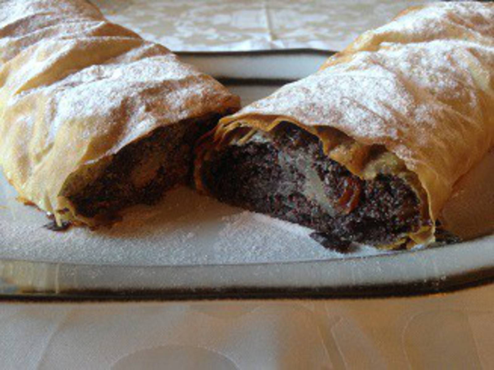 Apfelstrudel mit Mohn Rezept - ichkoche.at