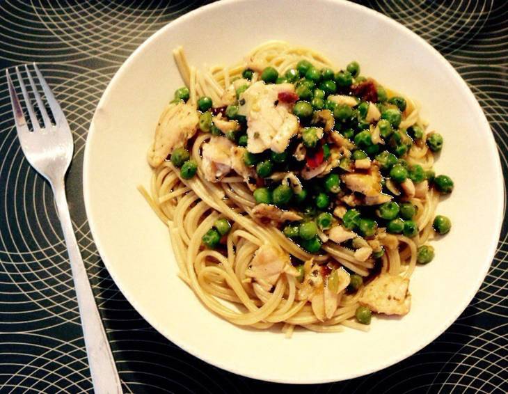 Lachsspaghetti mit Erbsen Lachsspaghetti mit Erbsen