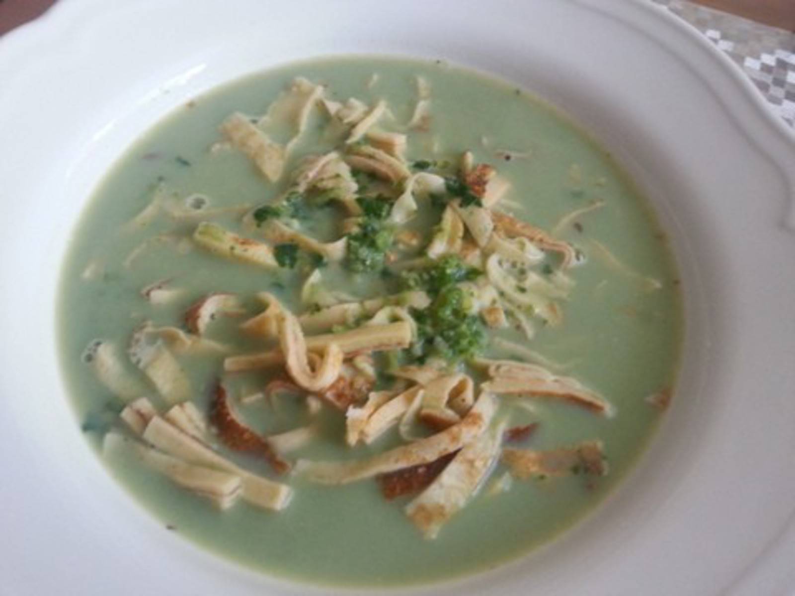 Petersilien-Schaum-Suppe Rezept - ichkoche.de