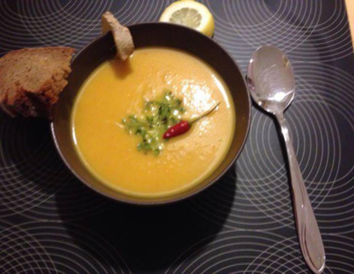 Karotten-Ingwer-Zitronensuppe Karotten-Ingwer-Zitronensuppe