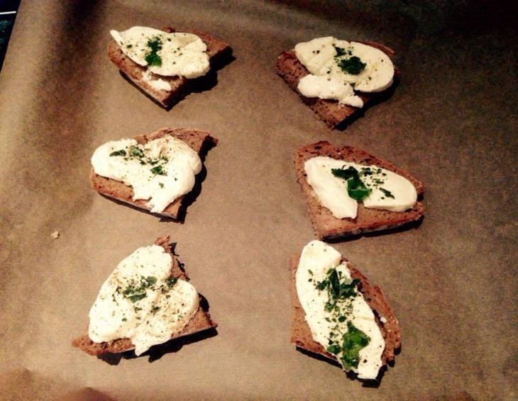 Knoblauch-Mozzarella-Brötchen Knoblauch-Mozzarella-Brötchen