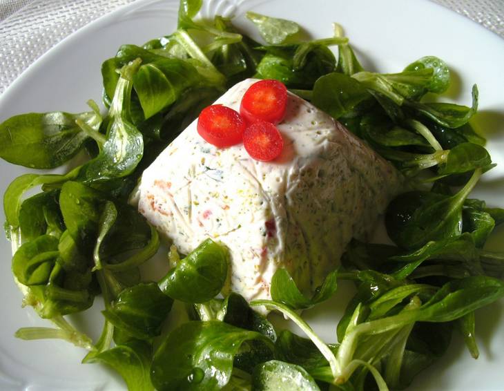 Gemüsegupferl auf Vogerlsalat