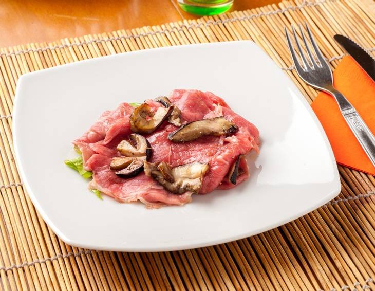 Rinder-Carpaccio mit Steinpilzen