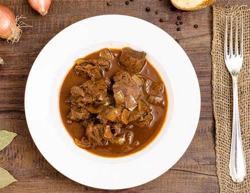 Hirschragout aus dem Dutchoven