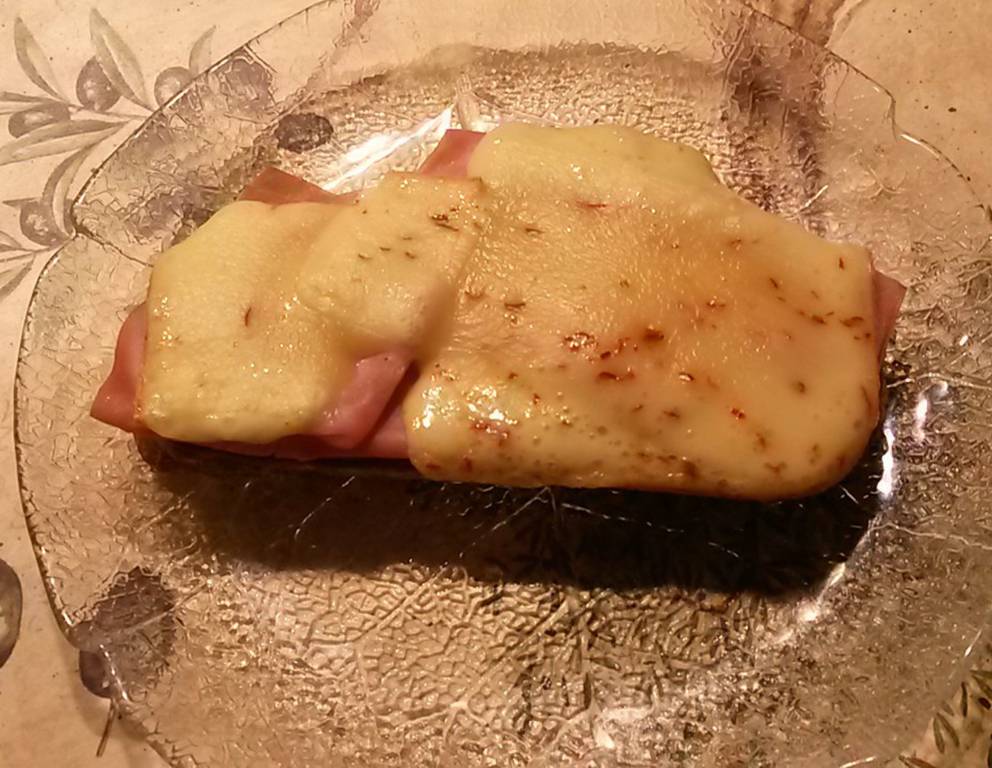 Überbackenes Nussbrot Überbackenes Nussbrot