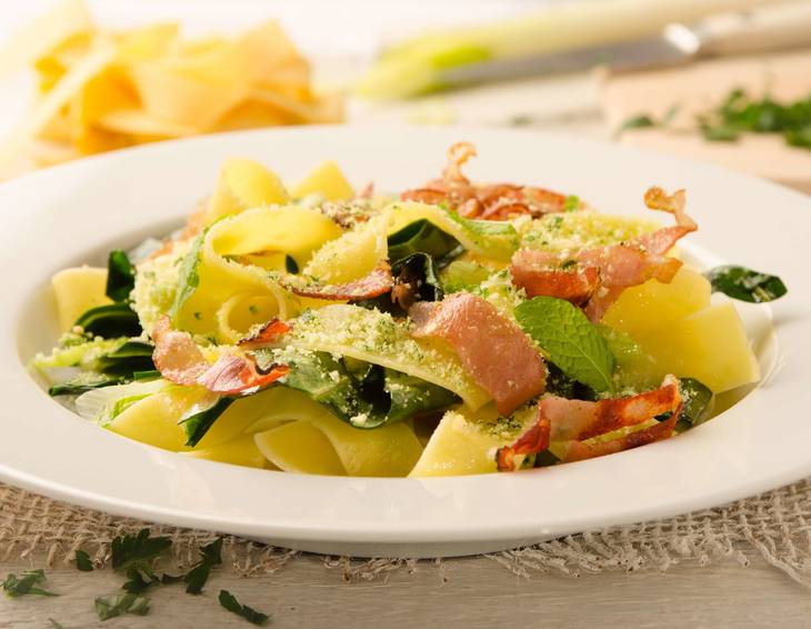 Nudeln mit Mangold und Schinkenspeck