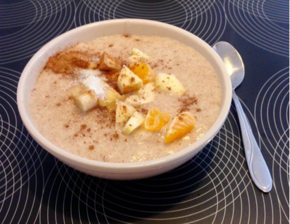 Dinkelgrießkoch mit Früchten Dinkelgrießkoch mit Früchten