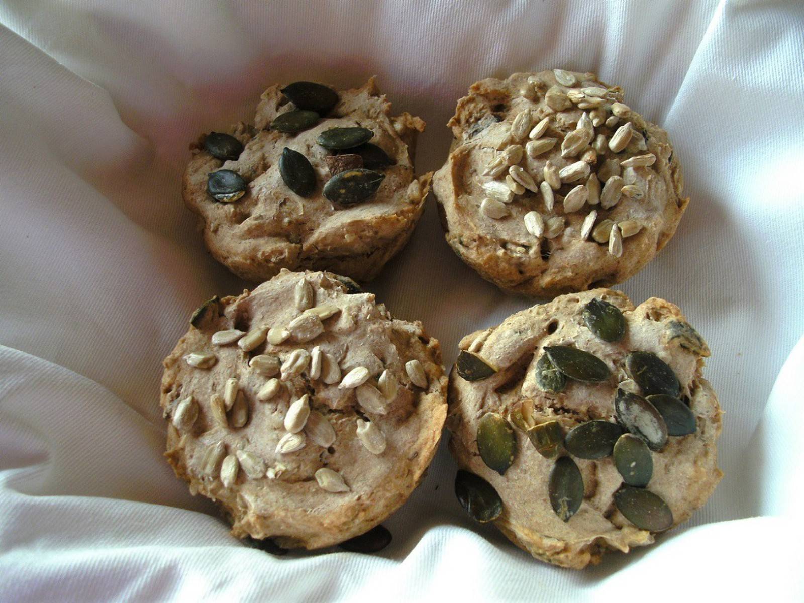 Roggen-Vollkorn-Brötchen ohne Germ Rezept - ichkoche.de