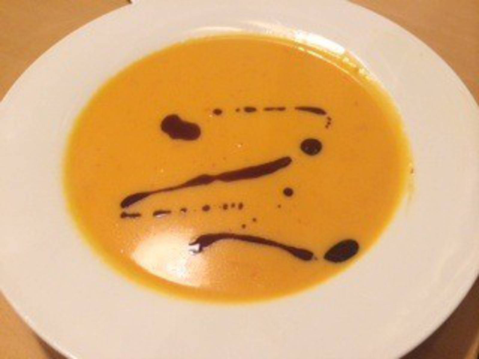 Kürbissuppe mit Curry Rezept - ichkoche.de Kürbissuppe mit Curry Rezept - ichkoche.de