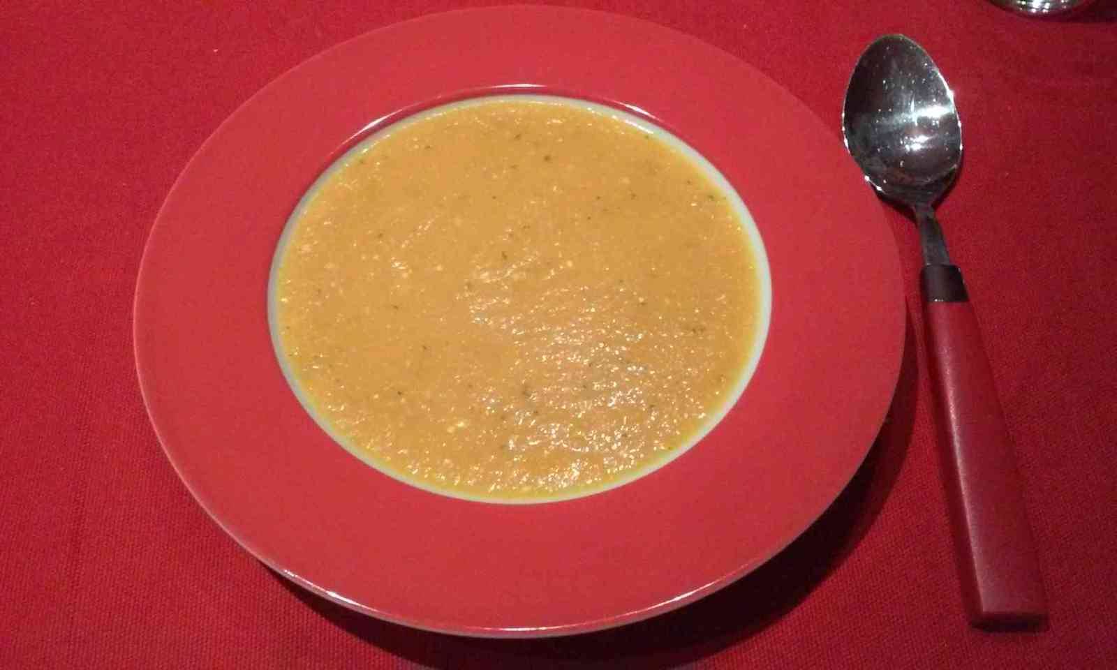 Blutorangen-Karottencremesuppe Rezept - ichkoche.de Blutorangen-Karottencremesuppe Rezept - ichkoche.de