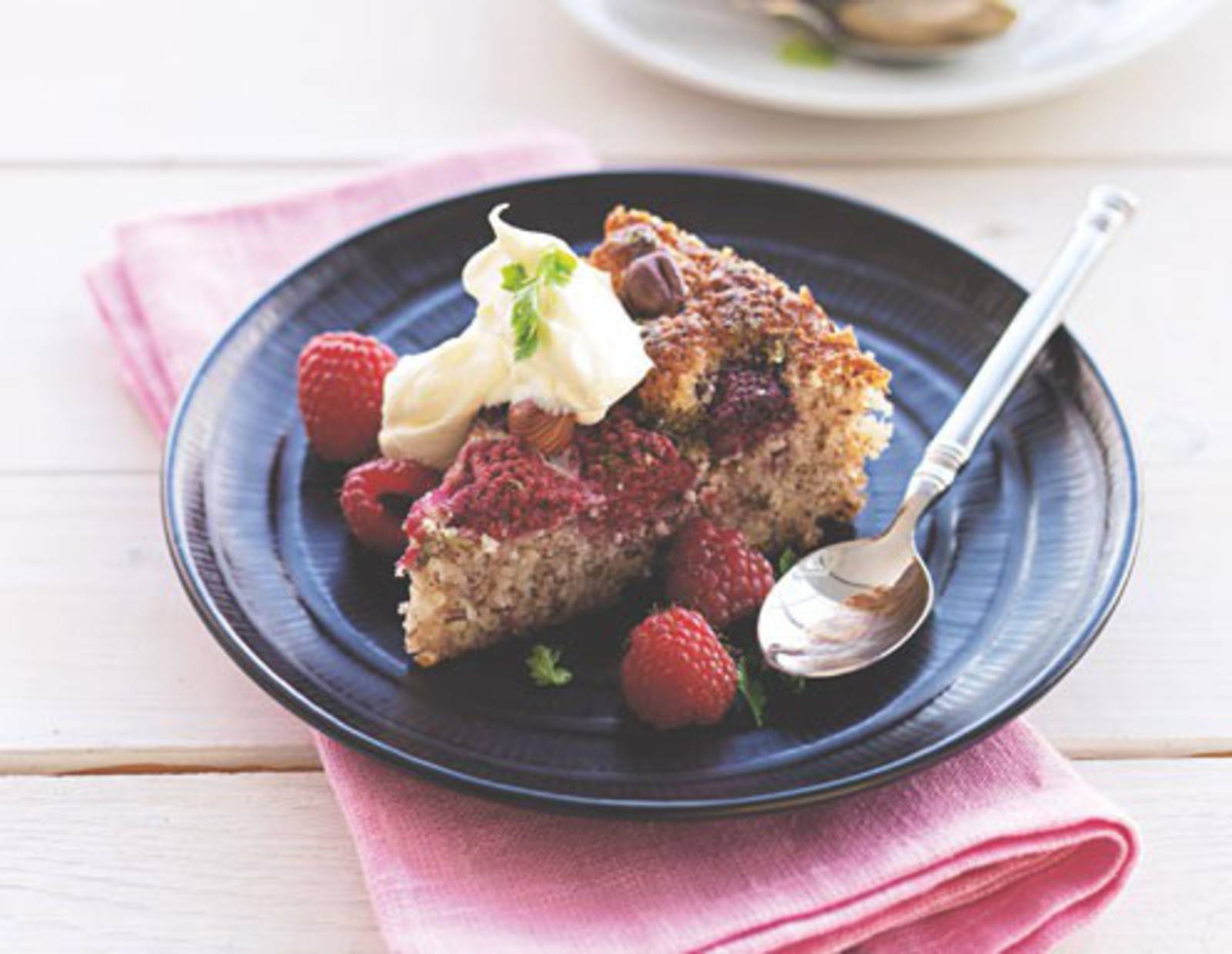 Süßdolden-Himbeerkuchen auf Kartoffelbasis