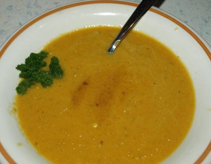 Karotten-Orangen-Ingwer-Suppe Karotten-Orangen-Ingwer-Suppe