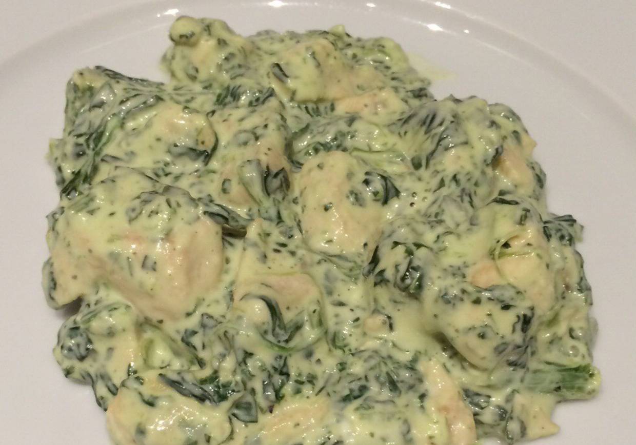 Hühnergeschnetzeltes mit Spinat und Frischkäse Rezept - ichkoche Hühnergeschnetzeltes mit Spinat und Frischkäse Rezept - ichkoche