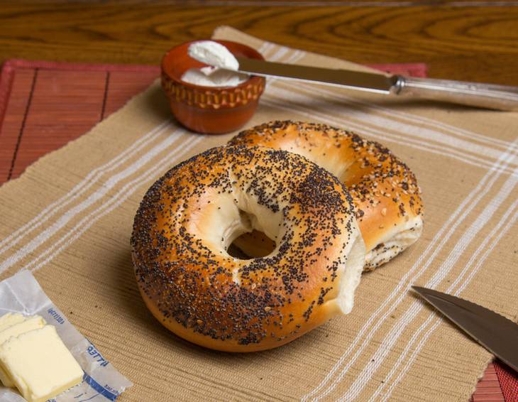 Bagels mit Mohn Bagels mit Mohn