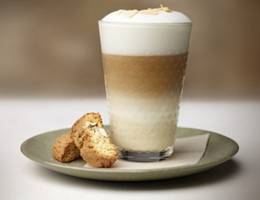 Vanille-Mandel-Kaffee mit Krokant