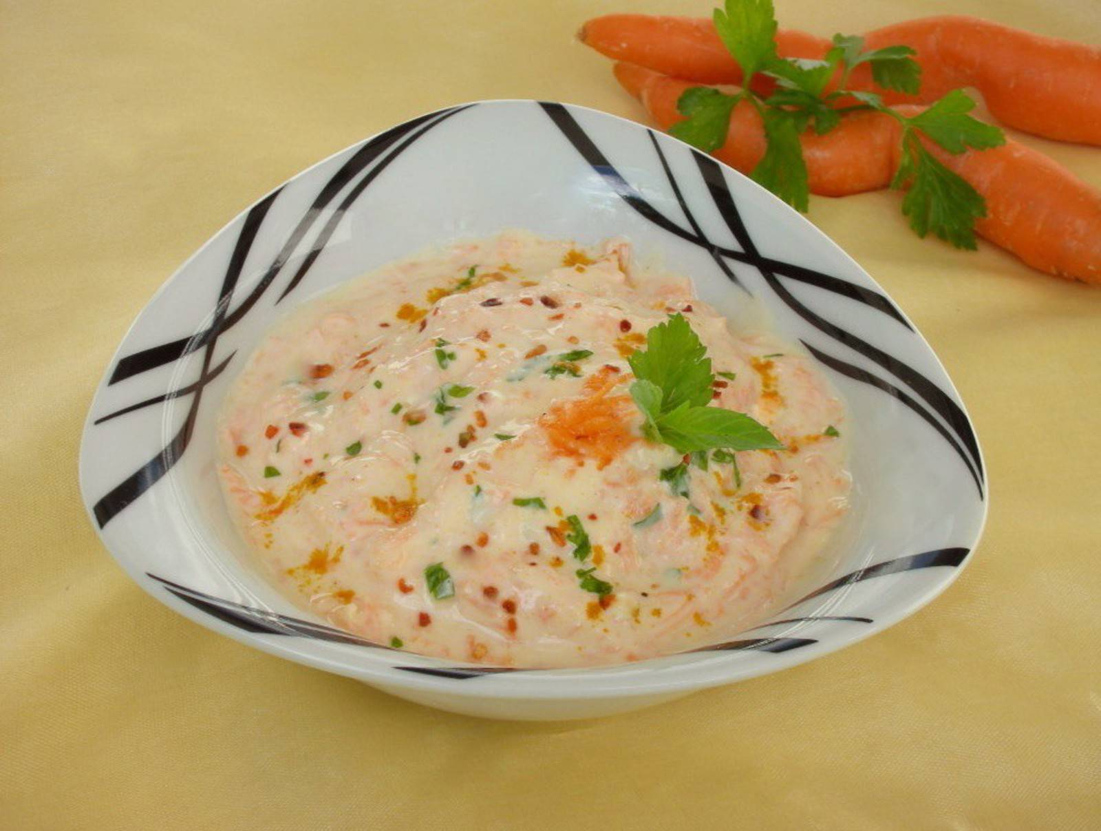 Karotten-Raita Rezept - ichkoche.de Karotten-Raita Rezept - ichkoche.de
