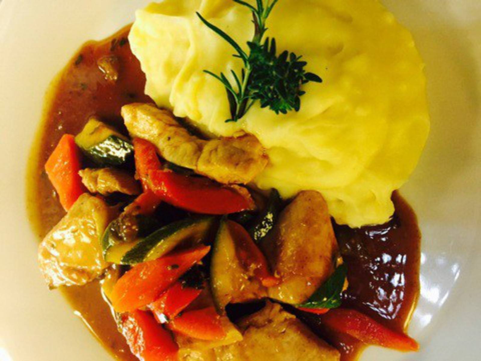 Hühnerragout Rezept - ichkoche.de Hühnerragout Rezept - ichkoche.de