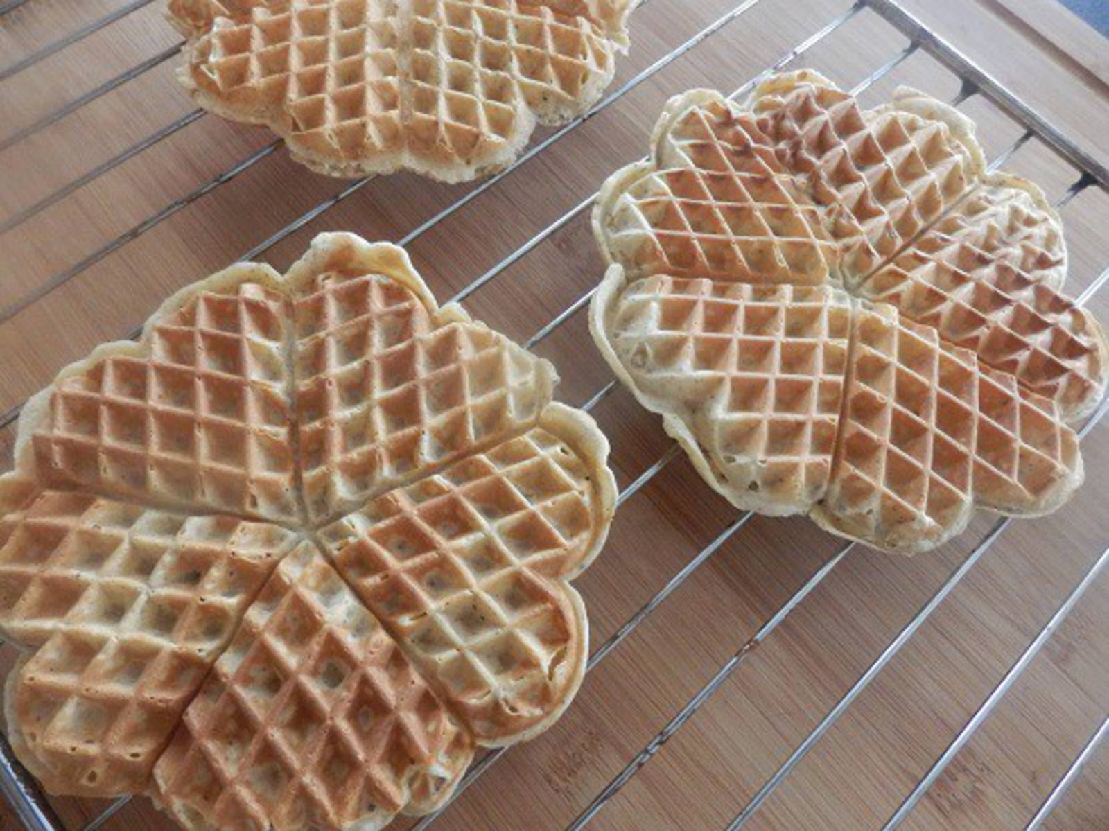 Waffeln mit Nüssen