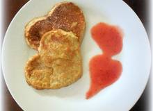 Bananen-Pancakes mit Kokosmehl und Zimt Bananen-Pancakes mit Kokosmehl und Zimt