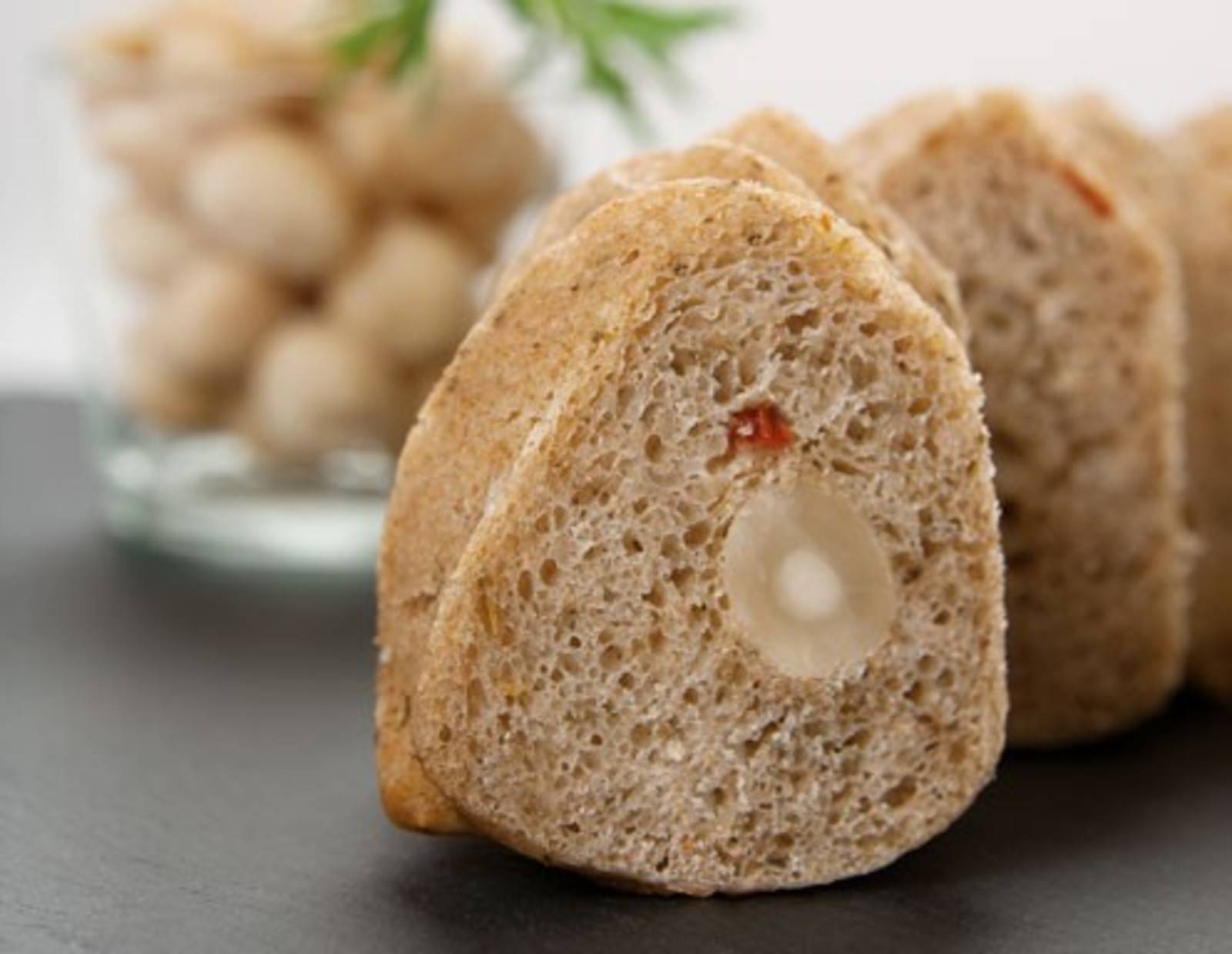Macadamia-Brotgugelhupf Rezept