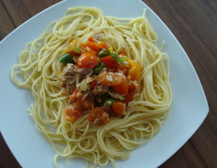 Gemüse-Thunfisch Spaghetti
