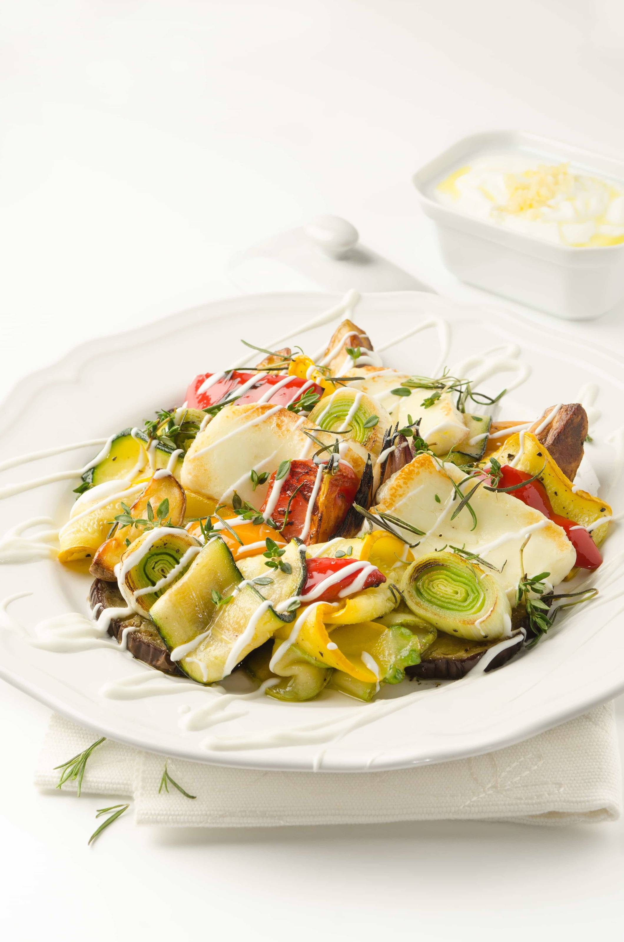 Gegrilltes Gemüse mit Ofenkartoffeln und Halloumi Rezept