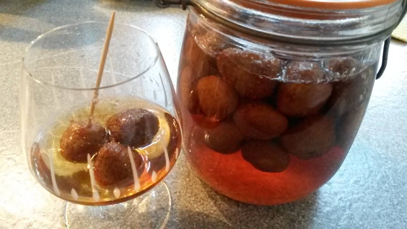 Erdbeeren in Alkohol