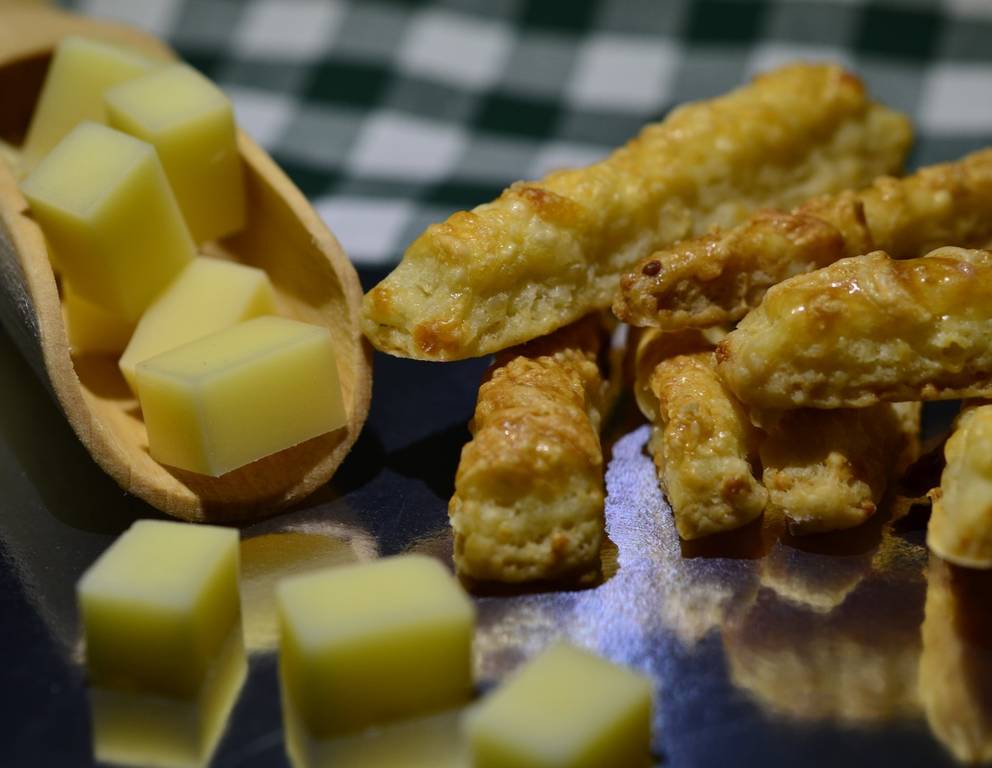 Käsestangerl Käsestangerl