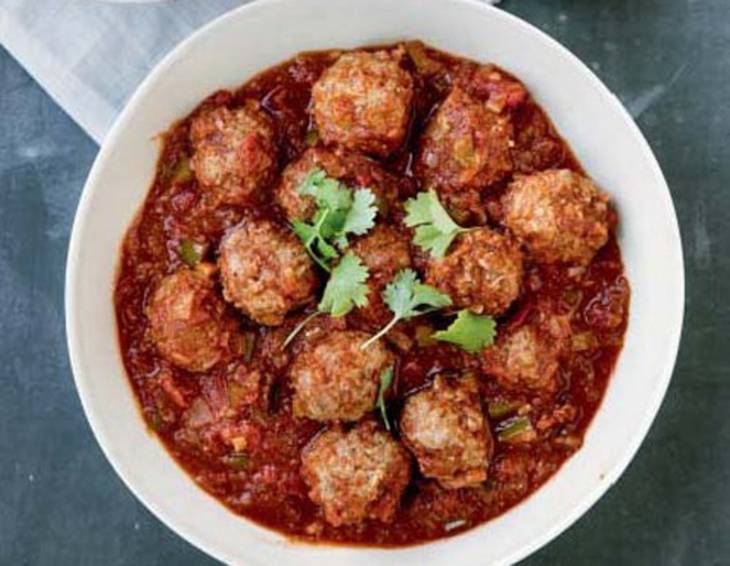 Faschierte Bällchen in indischer Tomatensauce