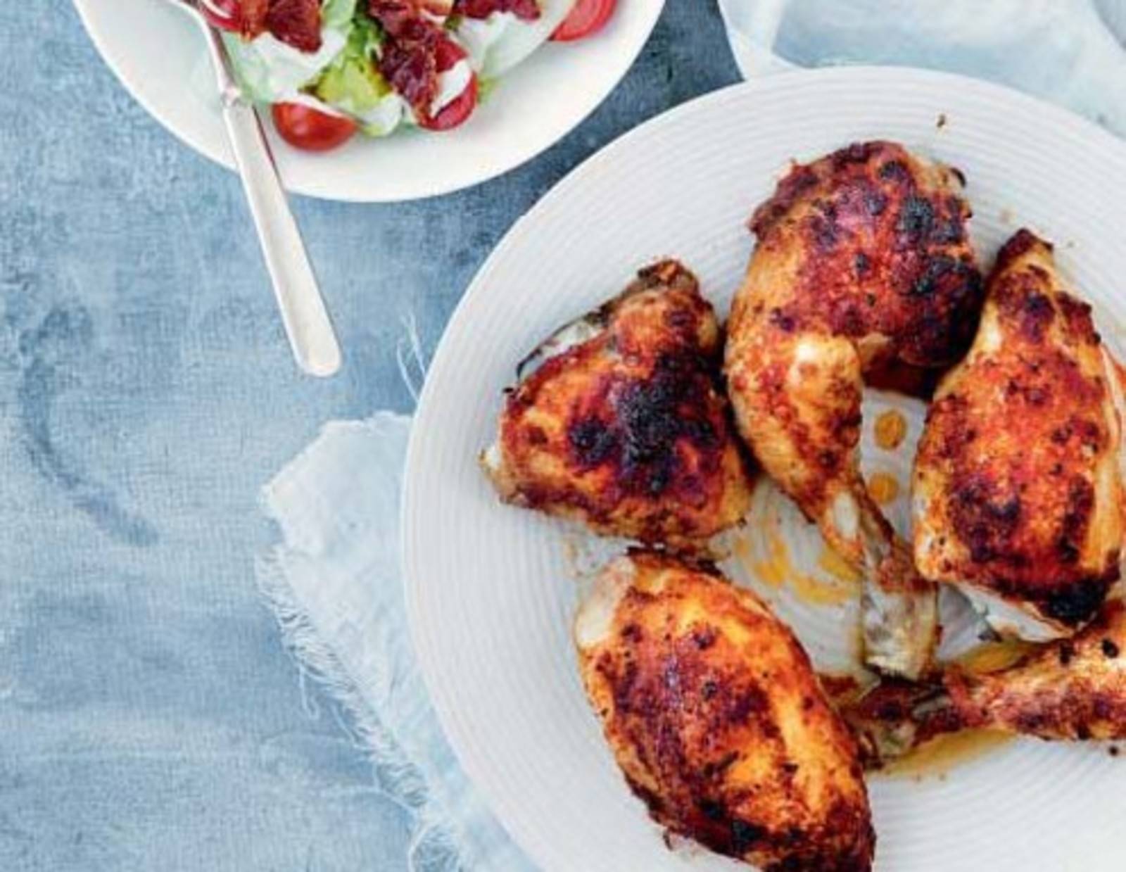 Chilihuhn und Salat mit Blauschimmelkäse-Dressing Rezept - ichkoche.at Chilihuhn und Salat mit Blauschimmelkäse-Dressing Rezept - ichkoche.at