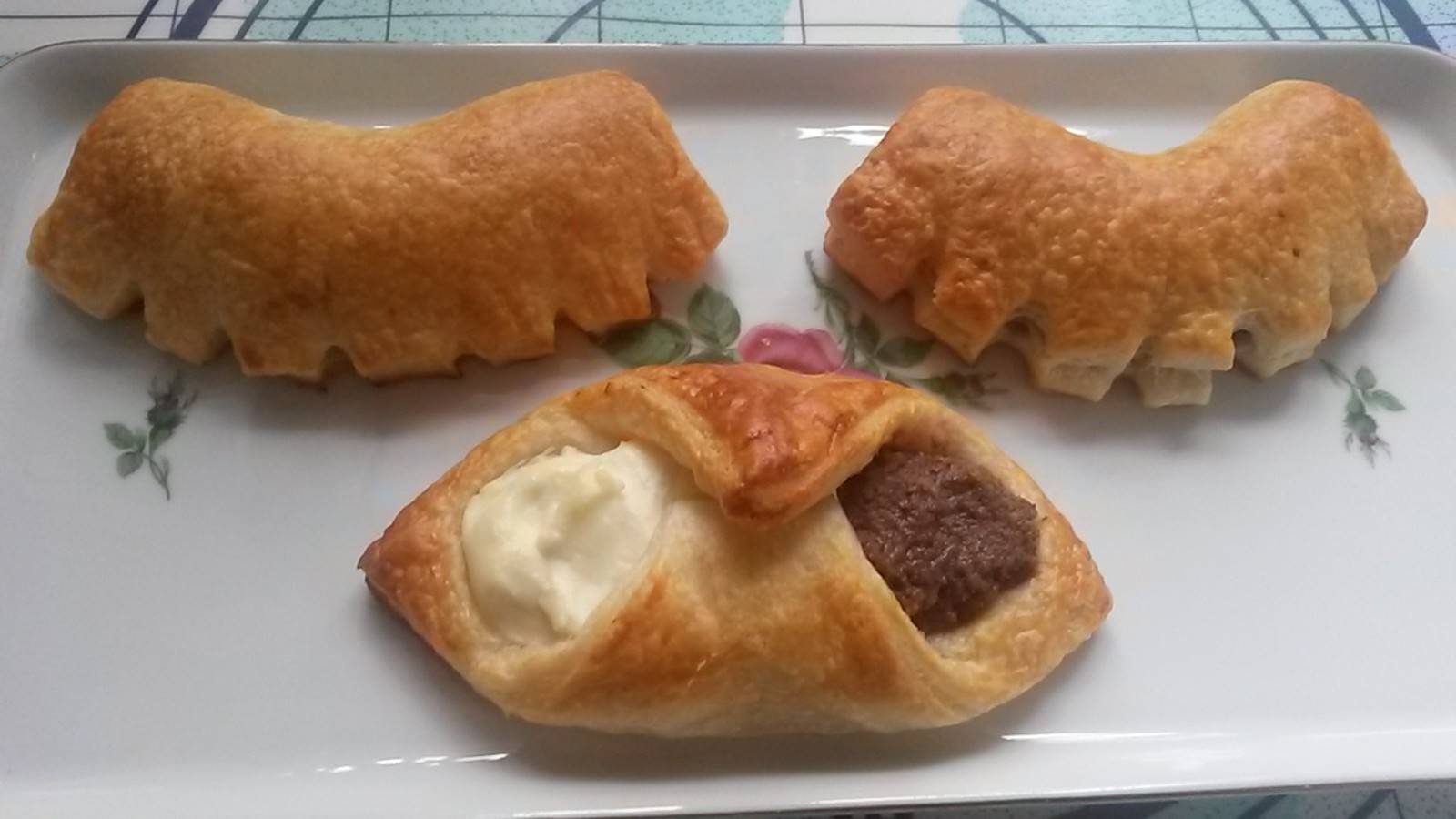 Nusskronen aus Plunderteig Rezept - ichkoche.de
