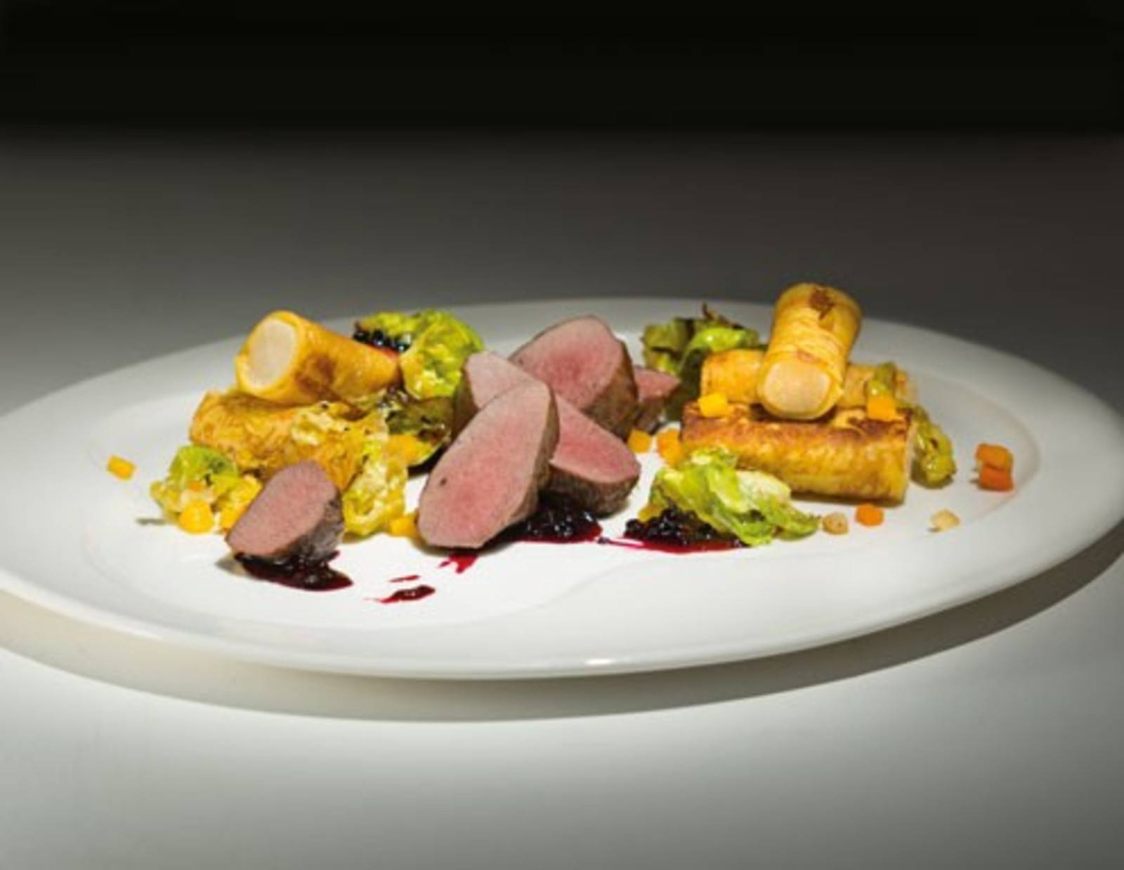 Rehnüsschen mit Schwarzwurzelpalatschinken Rezept
