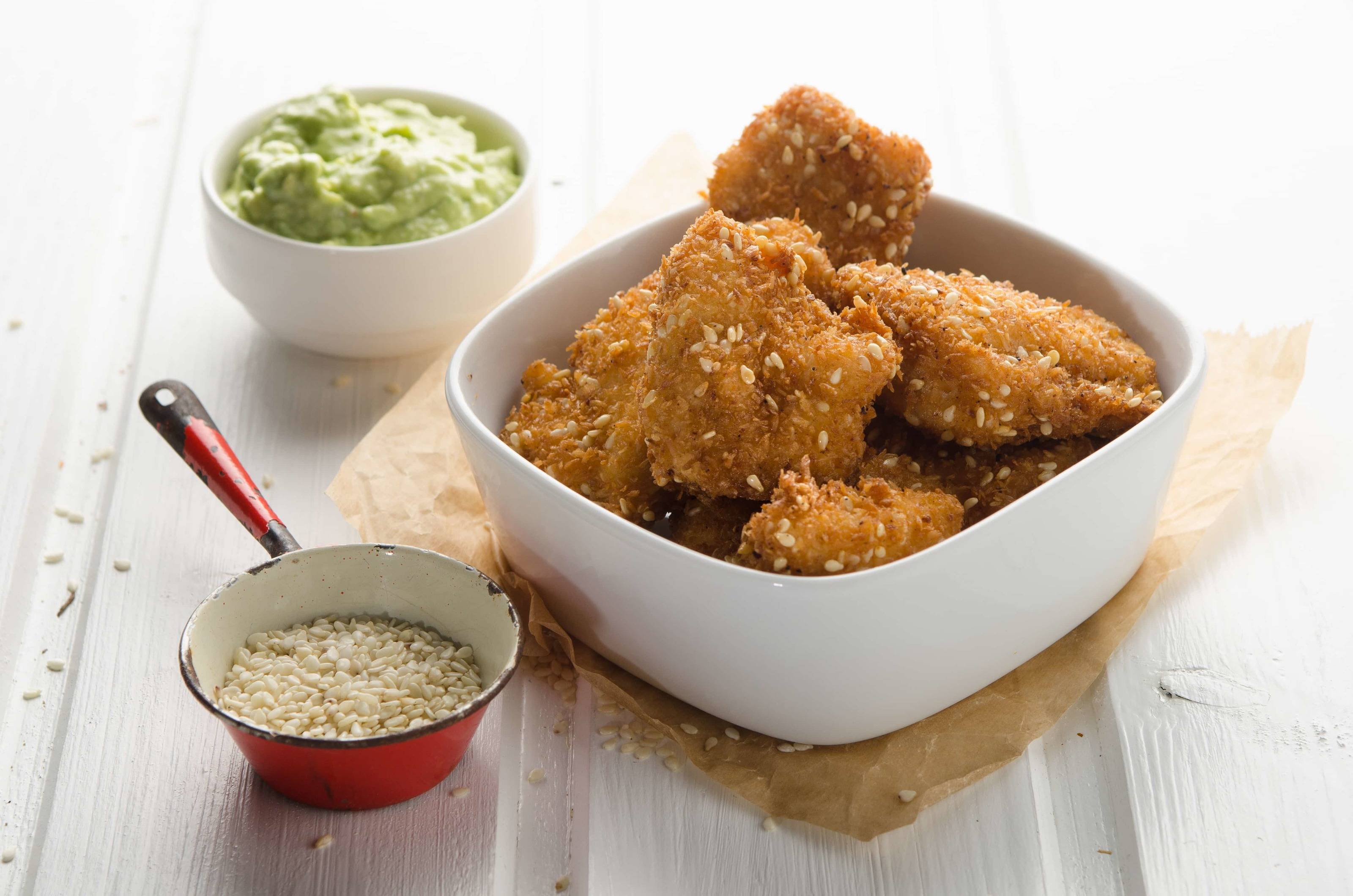 Chicken Nuggets in Sesam-Kokos-Panier mit Avocado-Dip Rezept
