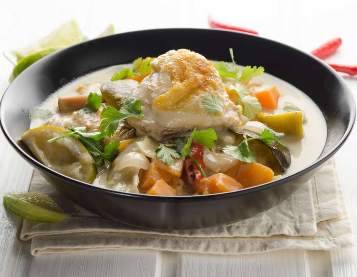Huhn mit Kokosmilch und Süßkartoffeln Huhn mit Kokosmilch und Süßkartoffeln